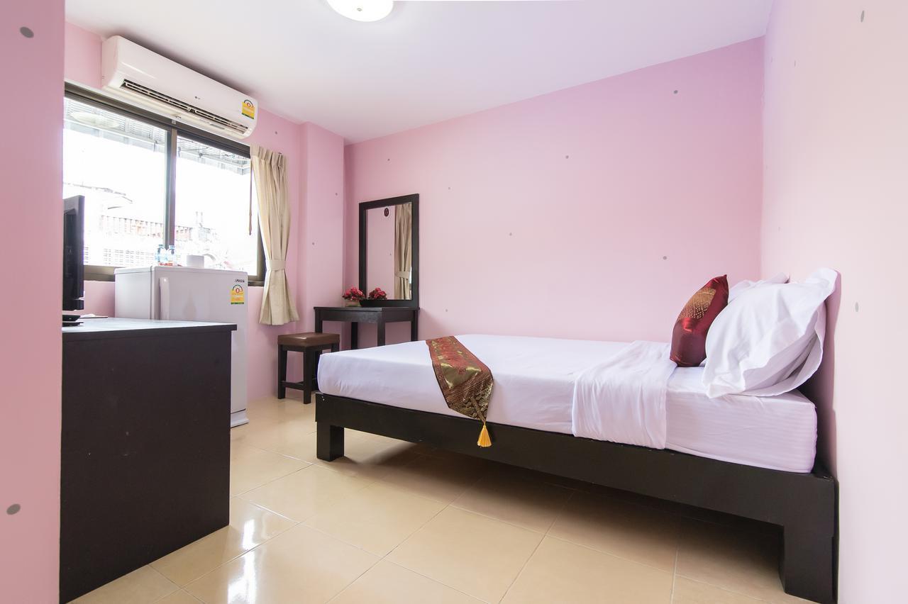 Full stop. Hostel Patong Exterior foto
